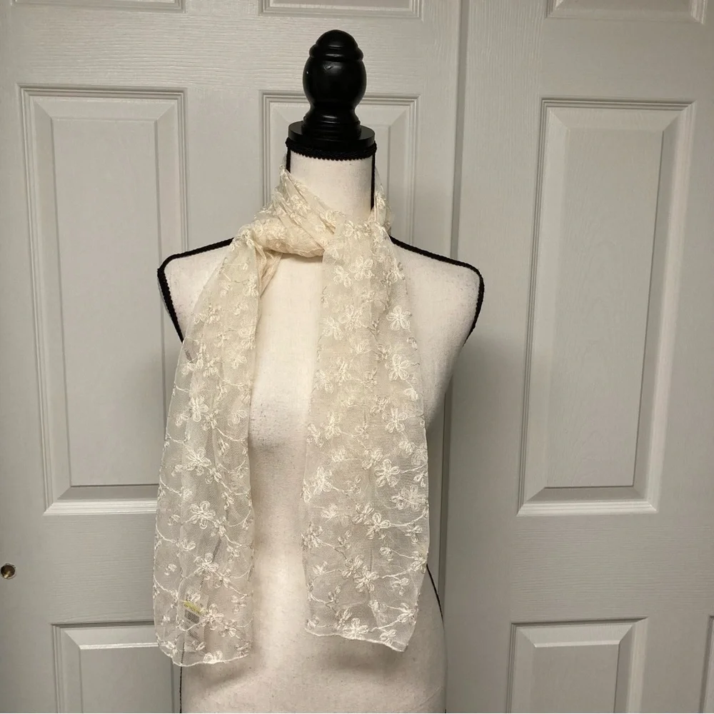 NWT 1980s Vintage Sheer Lace scarf. Cream colored. 55x12.5 inches